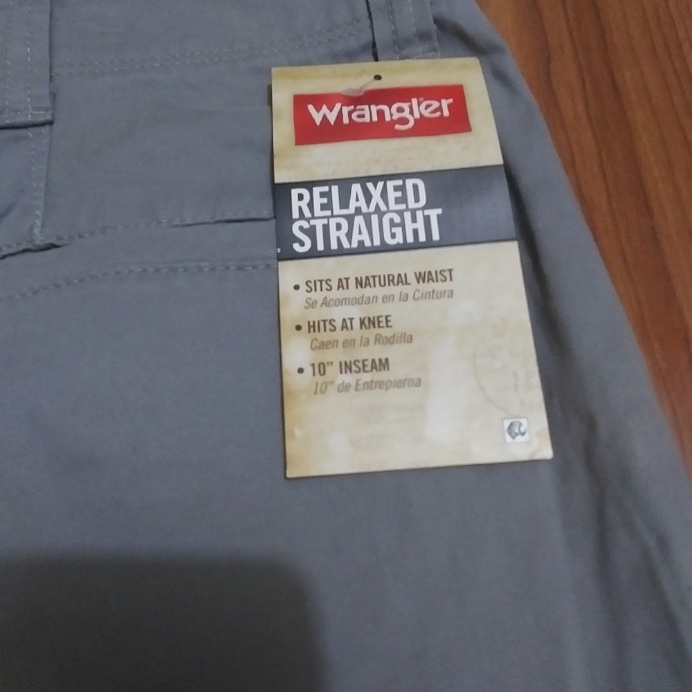 NWT! Wrangler relaxed straight cargo shorts-blue/gray color - Picture 6 of 7